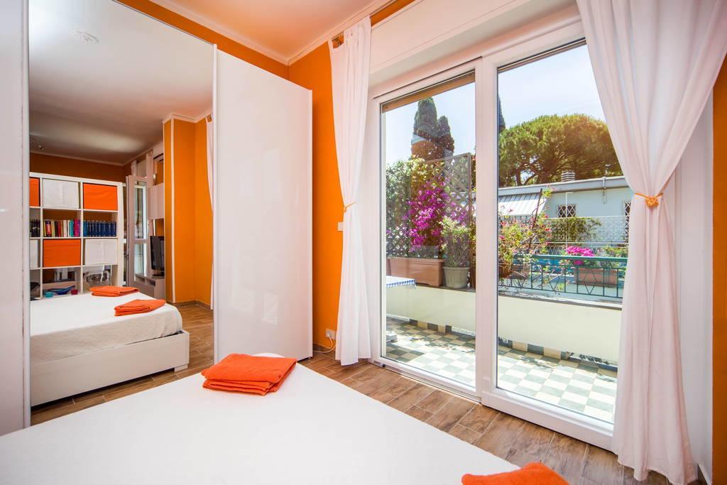 Attic Apartment Rapallo Szoba fotó