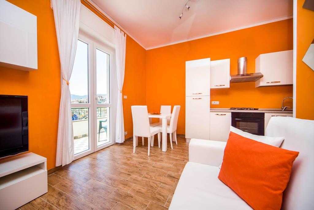 Attic Apartment Rapallo Szoba fotó
