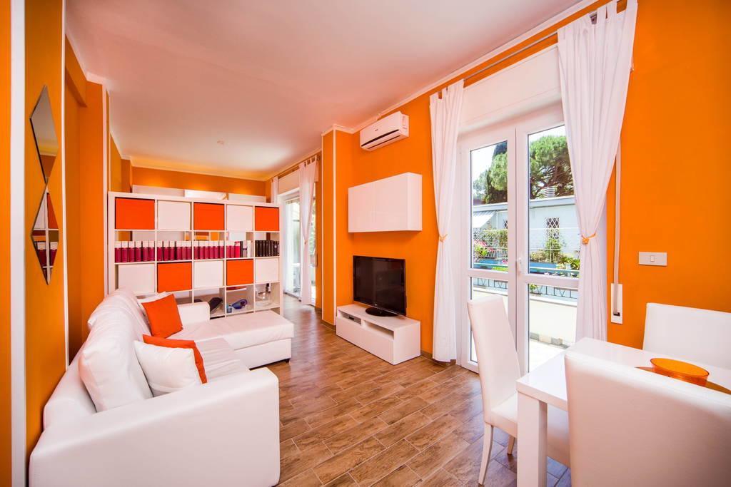 Attic Apartment Rapallo Szoba fotó