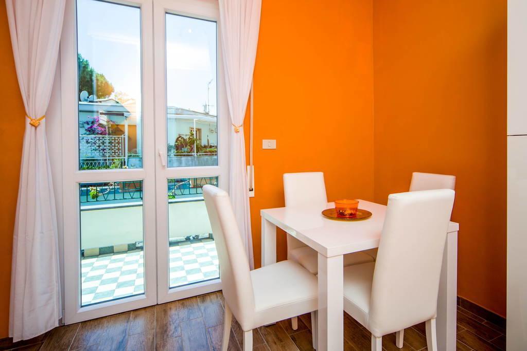 Attic Apartment Rapallo Szoba fotó