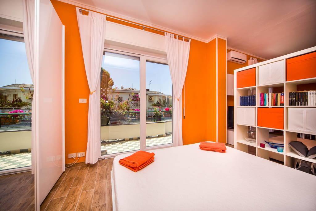 Attic Apartment Rapallo Szoba fotó