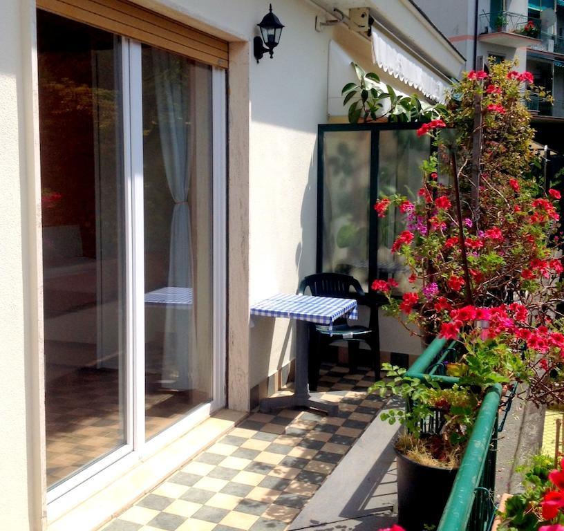 Attic Apartment Rapallo Szoba fotó